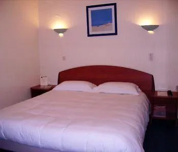 Port Jacquet Hotel